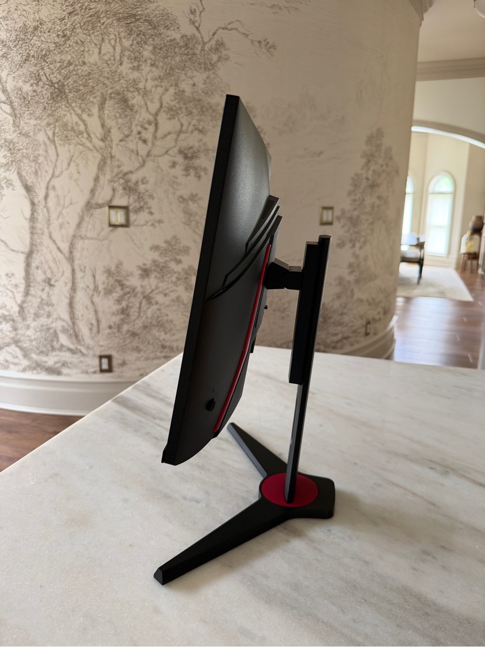 900 Series Gaming Monitor - Black with Red Accent - Picture 2 of 3